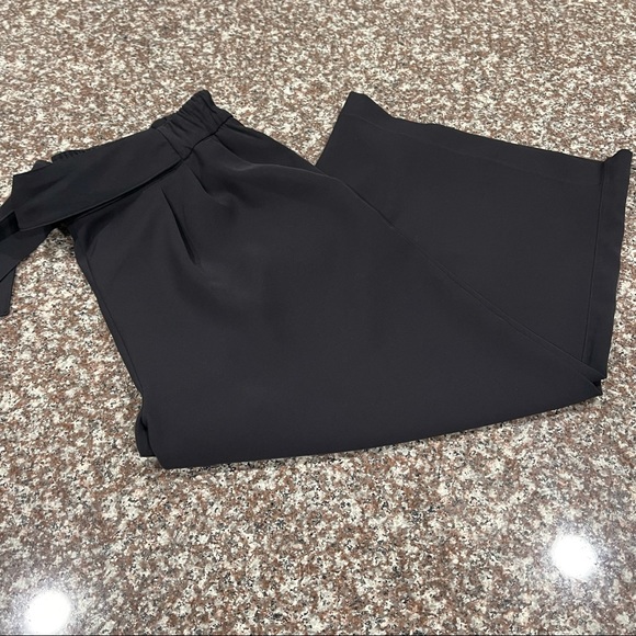 Lululemon Noir Crop - Picture 9 of 9